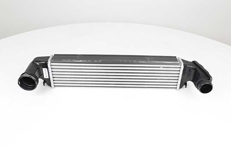 21-16.jpg BMW TURBO RADYATÖRÜ E46 M47-M57 MAHLE BEHR 17517786351 - Görsel 1