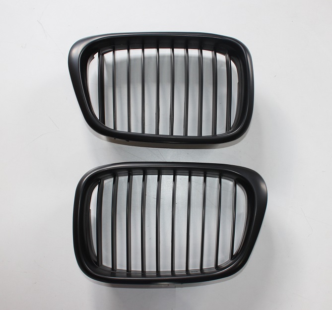 2f9b7ebe-6304-40bf-abd0-ed94dc346463-1.jpg 51137005837-838 PANJUR SET MAT SİYAH BTAP S.5 E39 00-03 BMW277540 - Görsel 1
