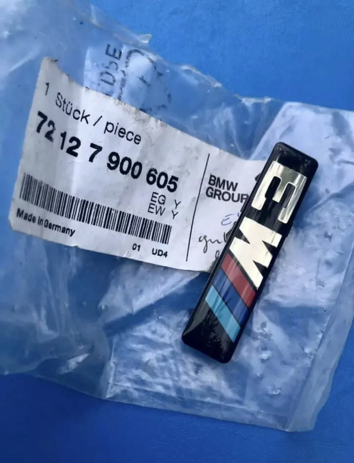 3-10.webp BMW AMBLEM E46 M3 ORJİNAL 72127900605 - Görsel 1