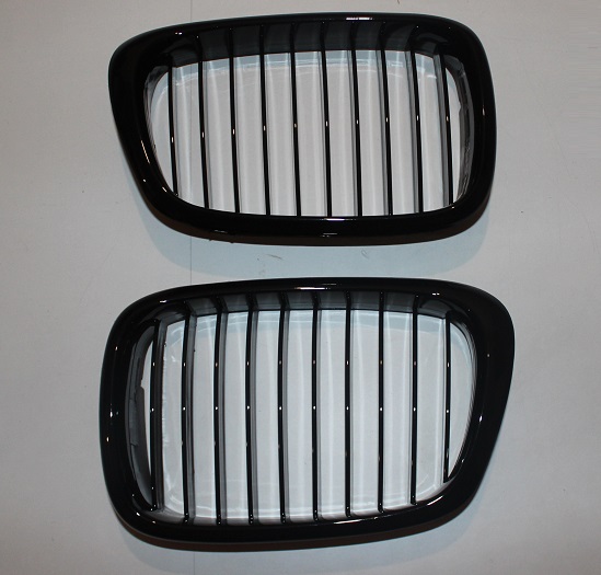 3e8cbc16-a456-4013-ae23-e6ea86723e4c-1.jpg 51137005837-838 PANJUR SET PARLAK SİYAH BTAP S.5 E39 00-03 BMW277366 - Görsel 1