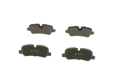 RANGE SPORT ARKA BALATA LR019627 RANGE ROVER SPORT arka fren balatası Bosch kalitesindedir OEM kodu LR019627 ile tam uyumludur yüksek sürtünme performansı ve kısa fren mesafesi sağlar uzun ömürlüdür sessiz frenleme sunar yüksek sıcaklıklarda bile stabil çalışır montajı kolaydır orijinal parça standardında üretilmiştir ve sürüş güvenliğini artırır
